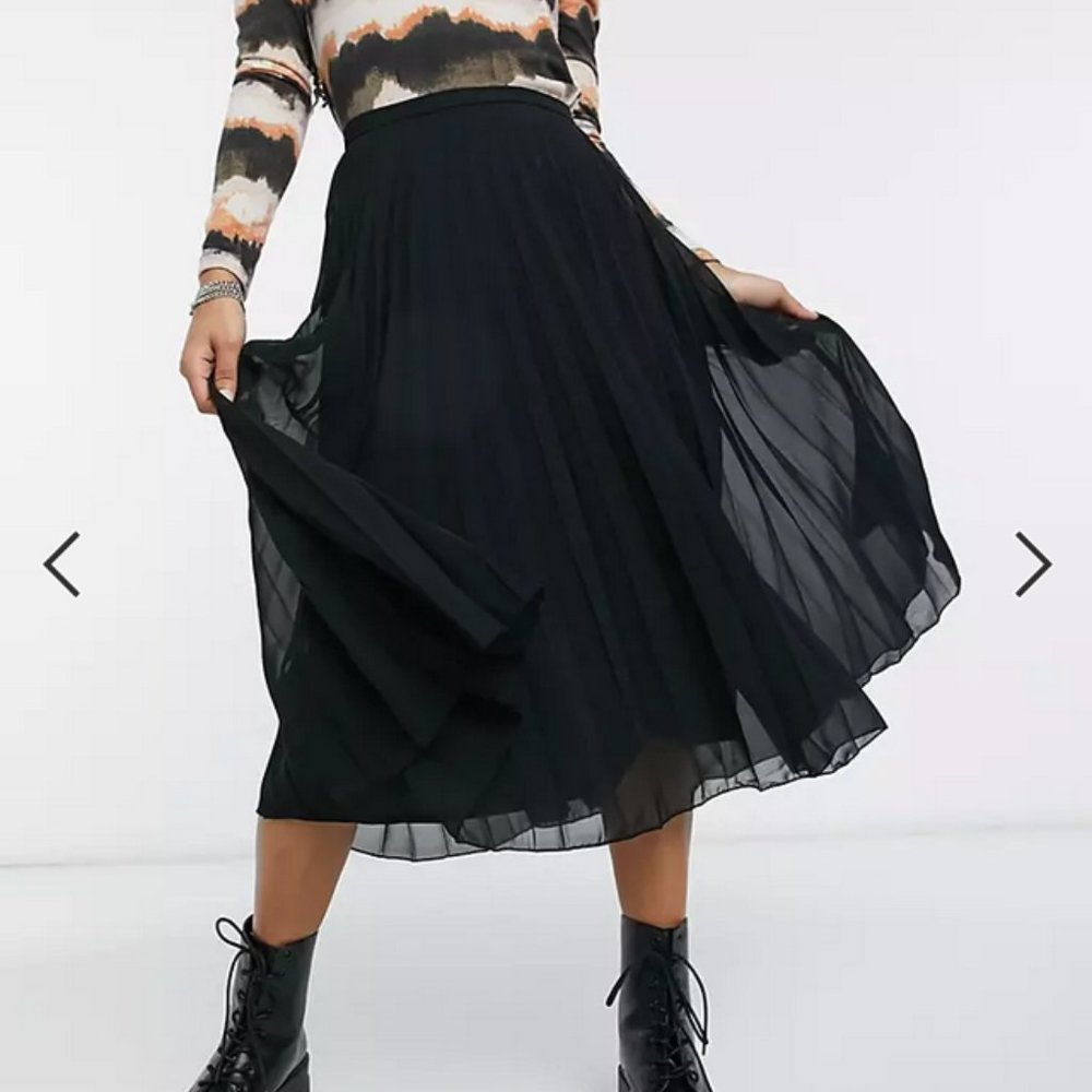 NWT ASOS DESIGN Pleated Midi Skirt Size 10